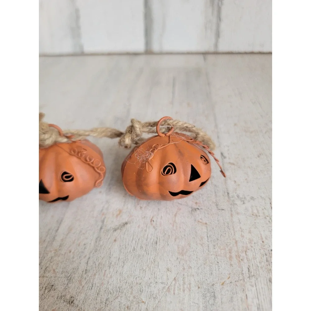 Vintage rustic pumpkin metal bell set Halloween jack O'Lantern home decor